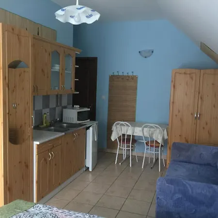 Aparthotel Bella *