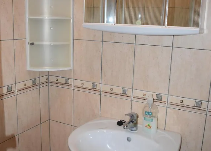 מלון דירות Bella 3*