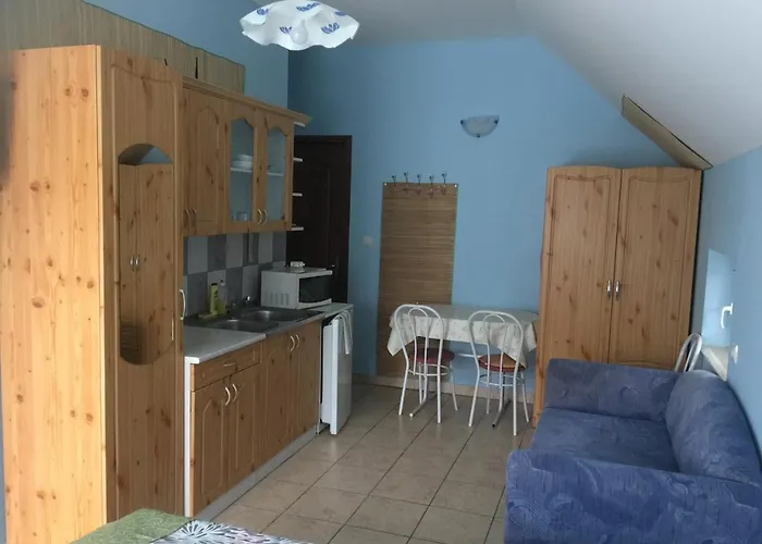 מלון דירות Bella 3*